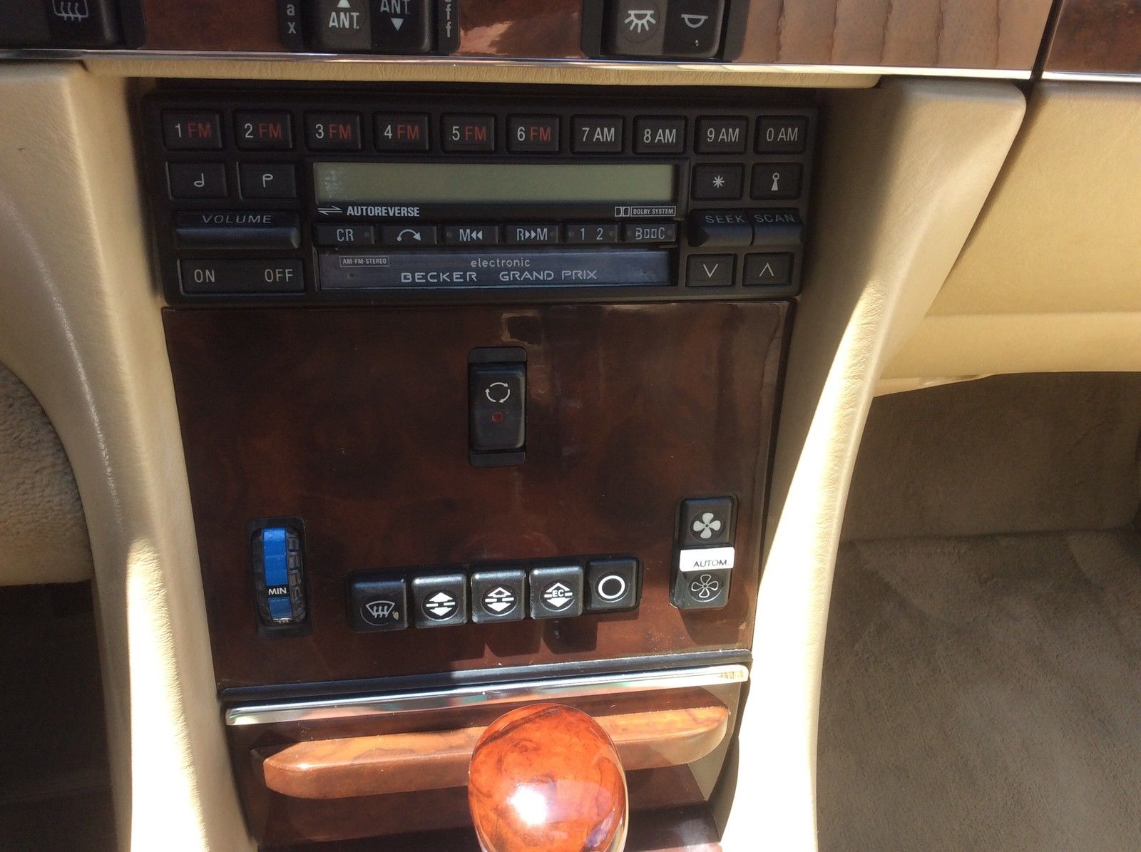 INFO GUIDE 1986 1989 Mercedes R107 560SL classicregister